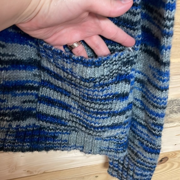 Urban Outfitters size Large Gray, Blue, and Black Striped  Button-down Cardigan - Picture 4 of 9